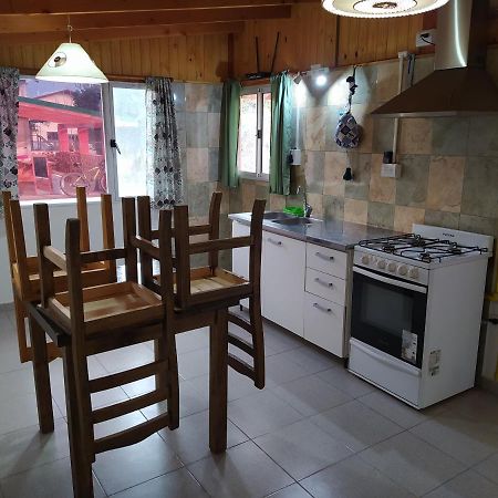 Huellas Hostel Лаго-Пуэло Экстерьер фото