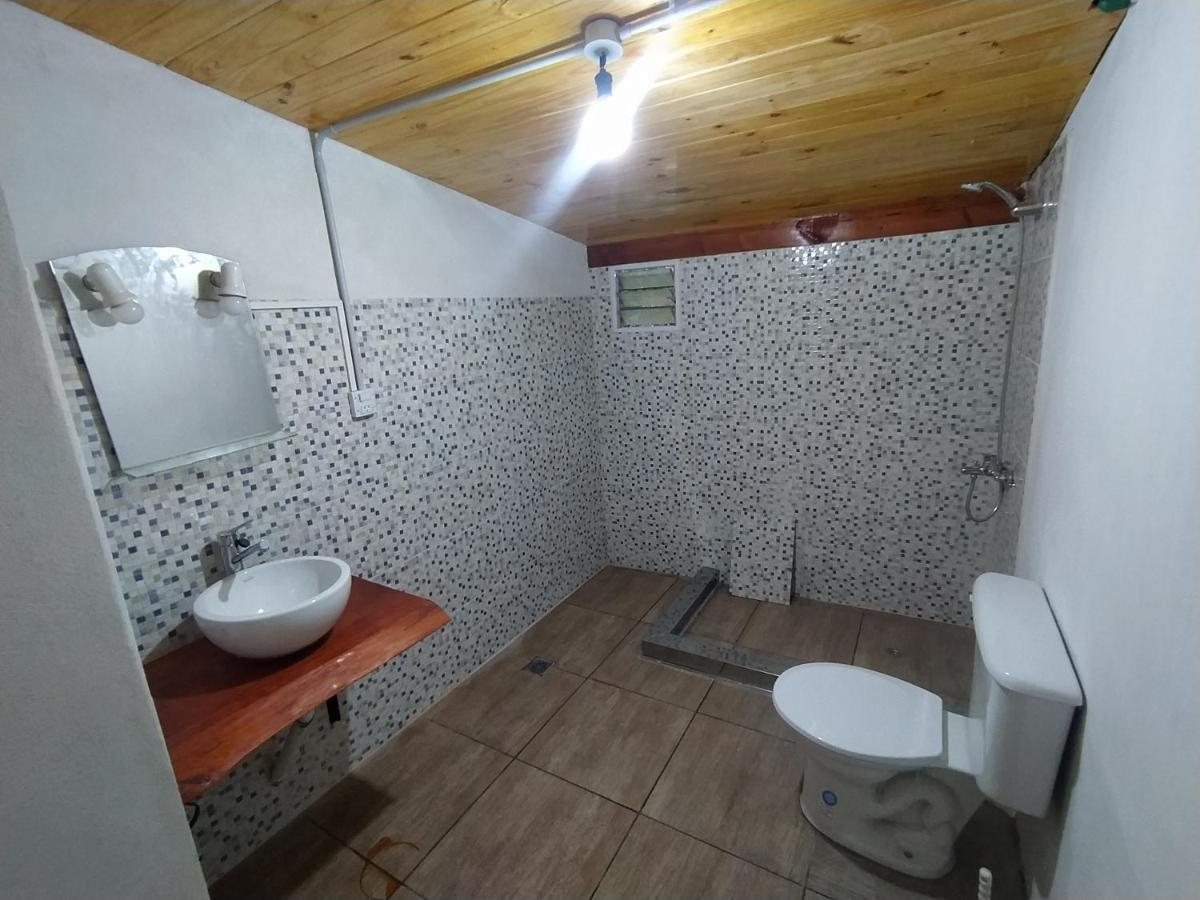 Huellas Hostel Лаго-Пуэло Экстерьер фото